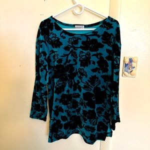 JL Plum Pullover Long Sleeves Green With Black Floral Pattern